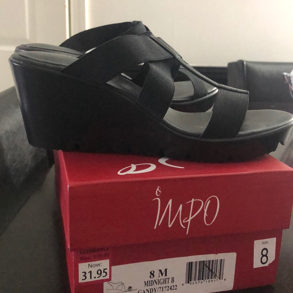 Women’s size 8 wedge sandals